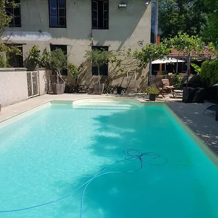 La Bacchus Villa Groslee